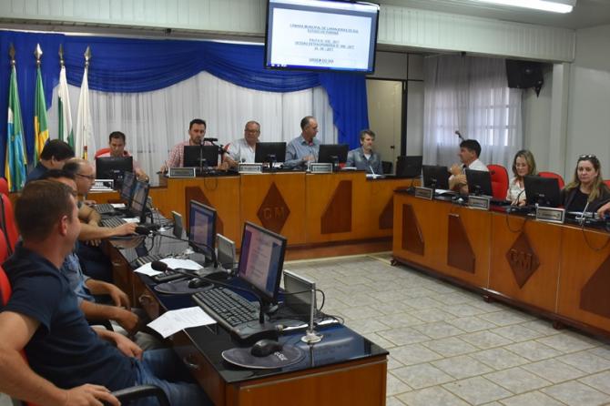 Em Sessão Extraordinária, vereadores aprovam projeto 025/17 